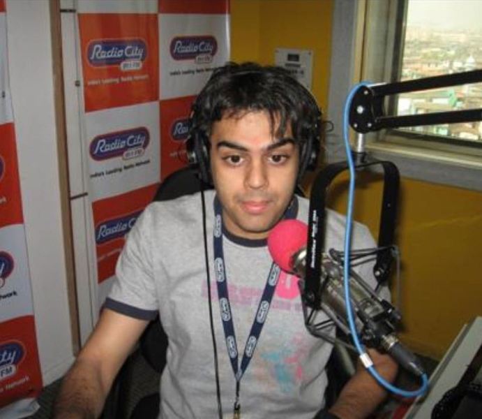 Manish Paul as an RJ at the Radiocity