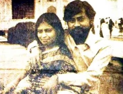 An old picture of Nitish Kumar with his late wife, Manju