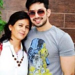 Himansh Kohli with his mother