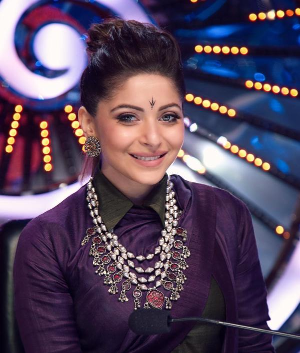 Kanika Kapoor Life History In Hindi