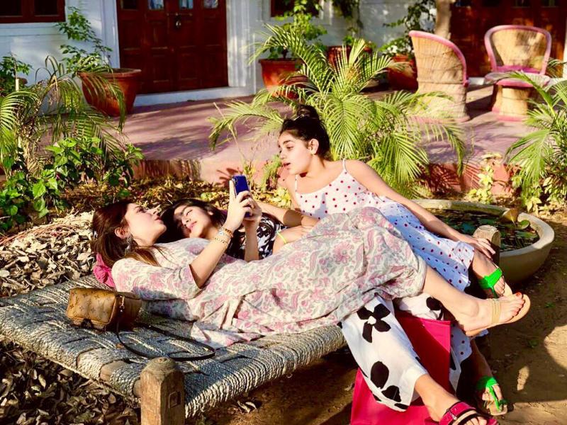 Kanika Kapoor With Her Daughters In Jaipur
