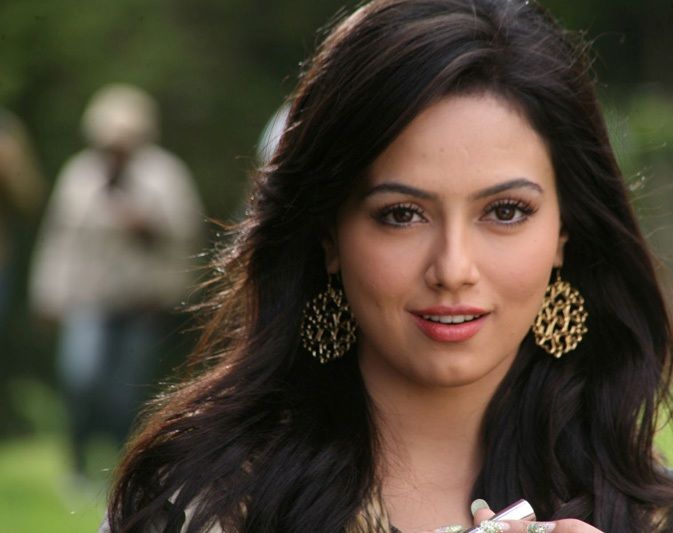 Sana Khan Height, Weight, Age, Husband, Affairs & More » StarsUnfolded