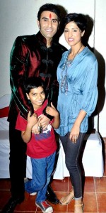 Sandip Soparrkar with his wife Jesse Randhawa & son Arjun