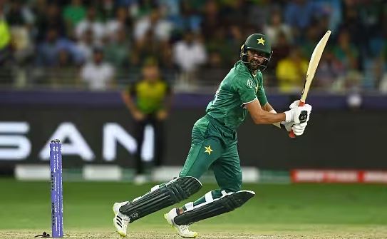 Shoaib Malik playing a cricket match for Pakistan