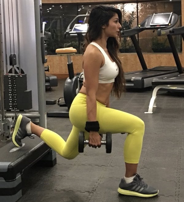 Tanishaa Mukerji working out in a gym