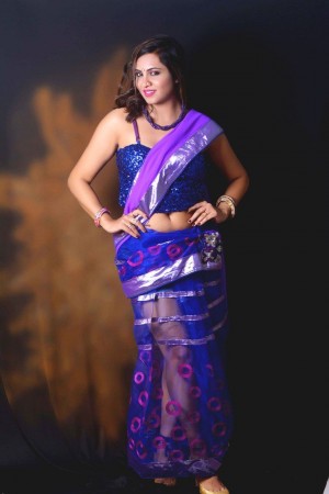 Arshi Khan Height, Weight, Age, Boyfriend, Husband, Family, Biography