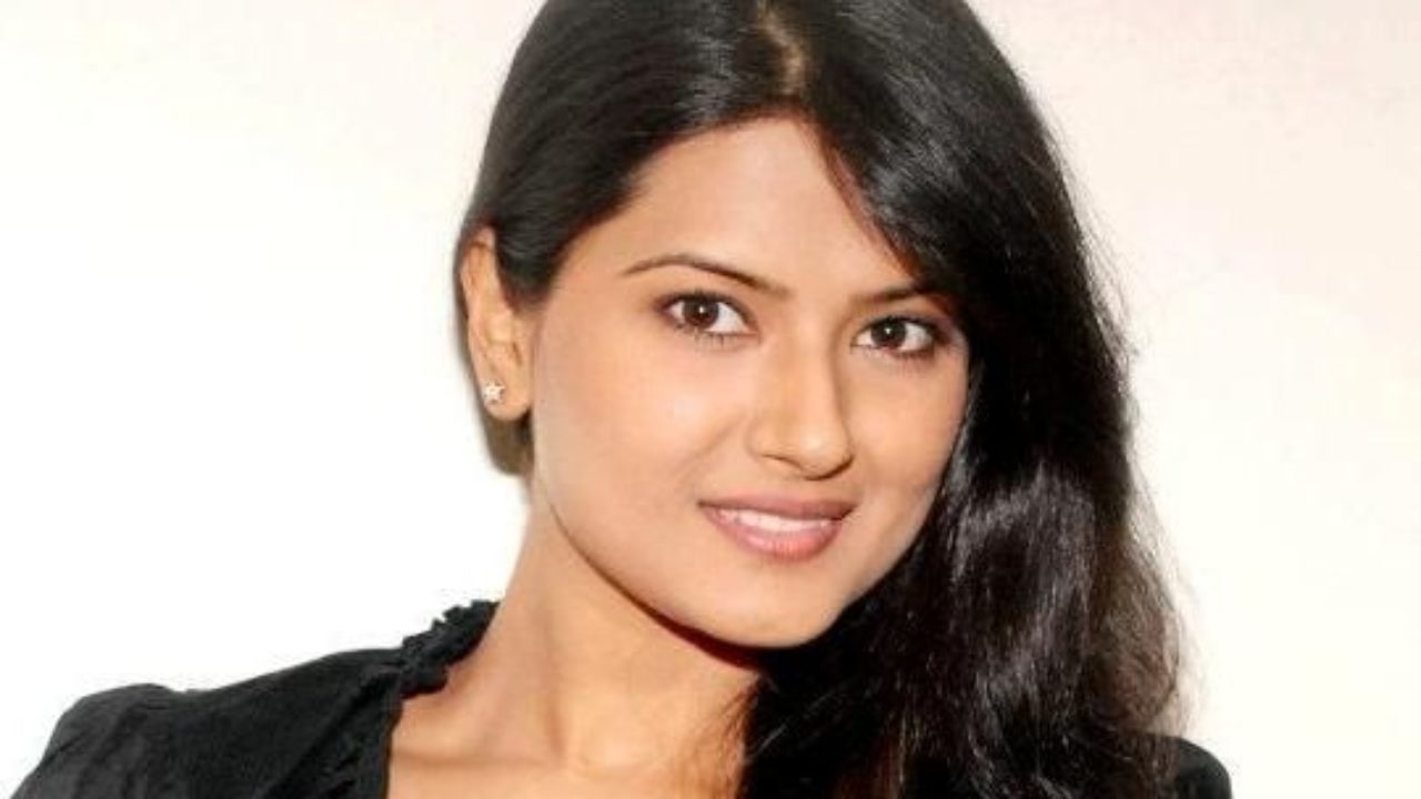 Kratika Sengar Height Age Family Husband Biography More Starsunfolded If you are looking for kasam tere pyar drama actor names, repeat timings. kratika sengar height age family