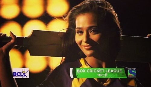 Sara Khan in Box Cricket League