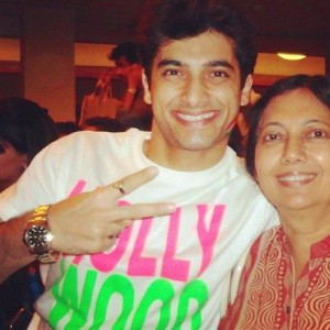 Sharad Malhotra with her mother