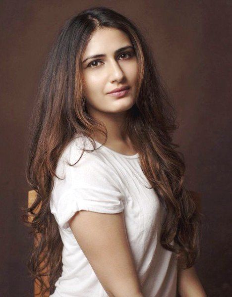 Fatima Sana Shaikh Height, Age, Boyfriend, Family, Biography & More