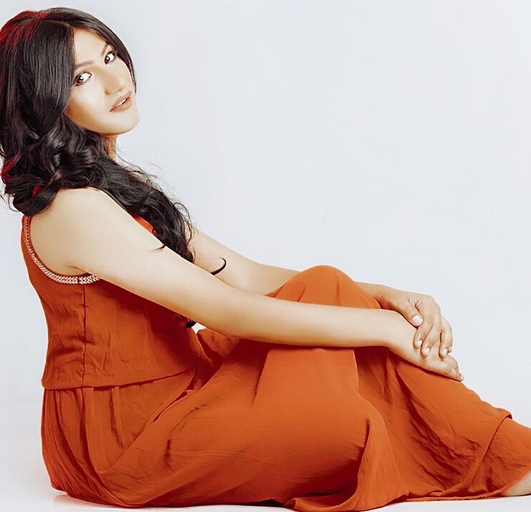 Aarti Sharma Ka Xxx - Mahika Sharma (Actress) Age, Height, Boyfriend, Family, Biography ...