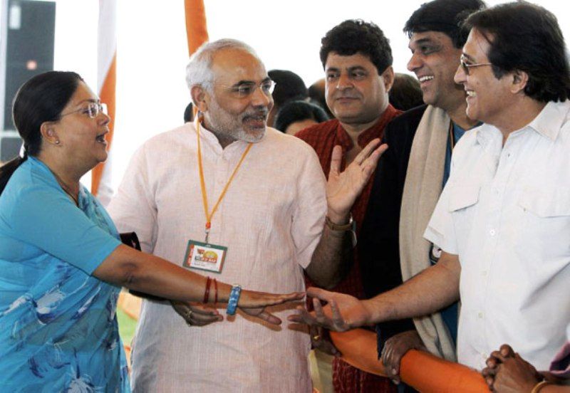 Mukesh Khanna with Narendra Modi, Gajendra Chauhan, and Vinod Khanna