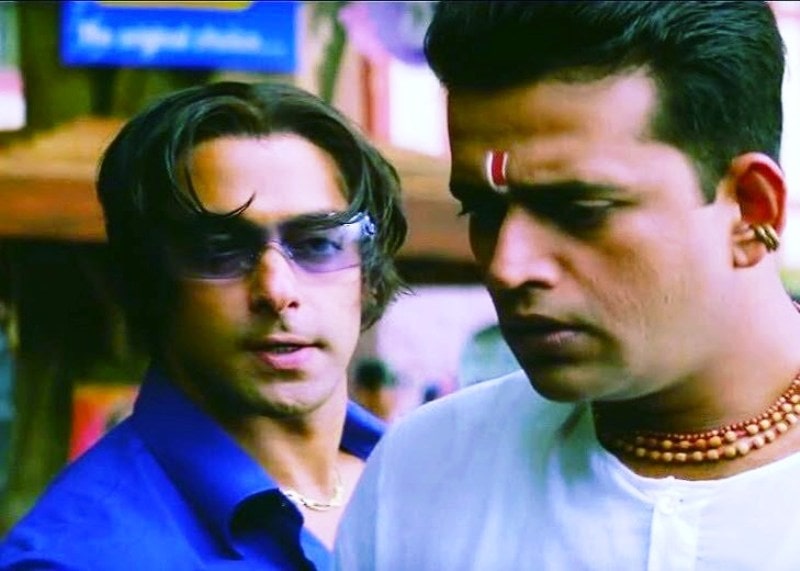 Ravi Kishan with Salman Khan in a still from Tere Naam