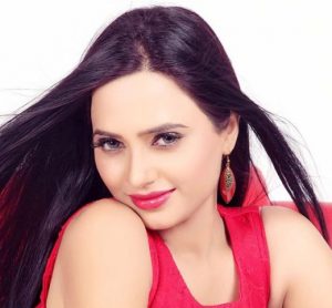 Roshni Rastogi Age, Boyfriend, Family, Biography & More » StarsUnfolded