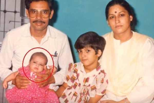 Saina Nehwal (Childhood) with her parents and sister Abu Chandranshu Nehwal