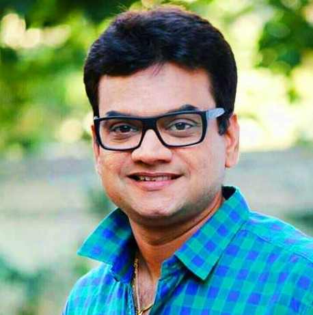 Mangesh Desai Height, Weight, Age, Biography, Wife & More » StarsUnfolded