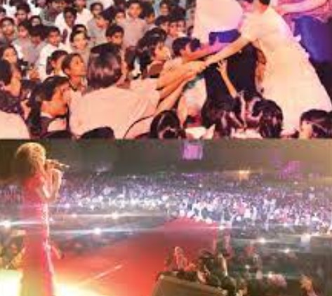 Palak Muchhal during a singing concert in 2002 (up) and 2019 (down)