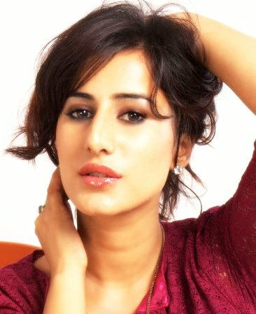 Saloni chopra height, weight, age, biography, affairs & more ... Immagini saloni