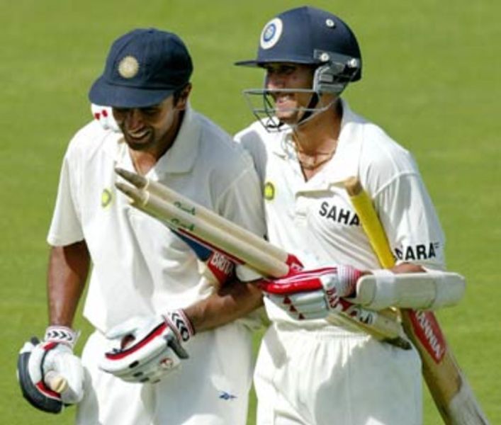 Dravid with Ajit Agarkar after scoring the winning run against Australia on 16 December 2003