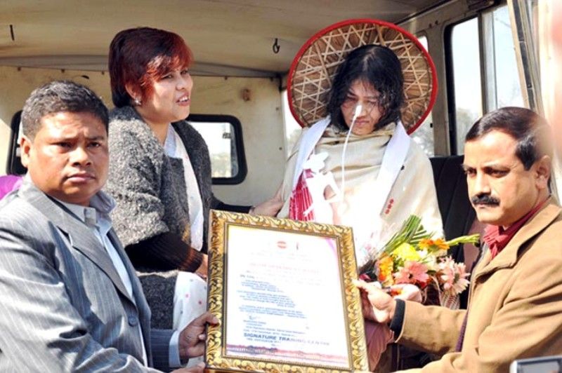 Irom Sharmila Receiving Signature Peace Awards