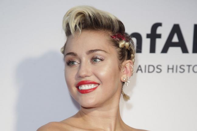 Miley Cyrus Height, Weight, Age, Biography, Affairs & More » StarsUnfolded