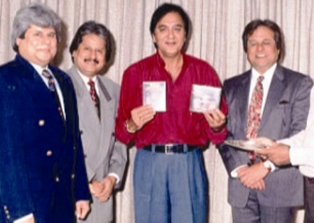 Pankaj Udhas (second from left) with his brothers and Sunil Dutt
