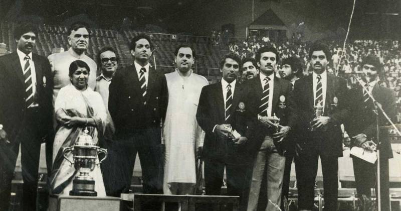 Lata Mangeshkar with the 1983 Cricket World Cup winning Indian team