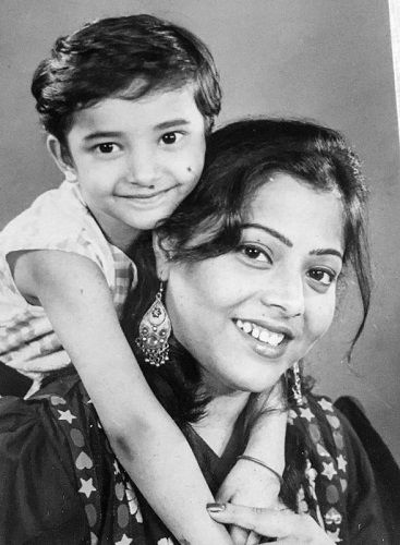 Shweta Basu Prasad's childhood picture with her mother