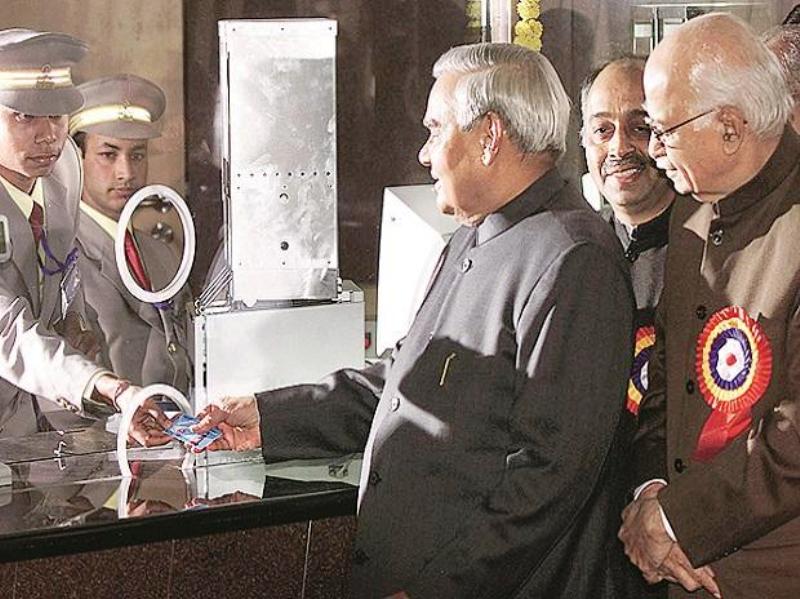 Atal Bihari Vajpayee Buying A Metro Ticket In Delhi