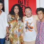annu-kapoor-with-his-first-wife-anupama-and-sons