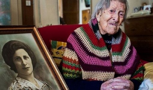 emma-morano-with-portrait-of-her-younger-days