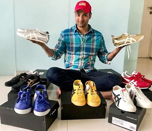 Rohit Roy with his shoes