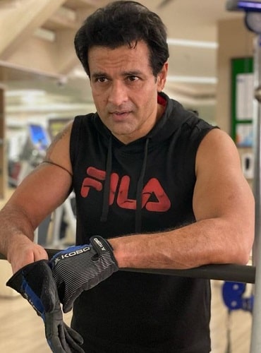 Rohit Roy working out at a gym