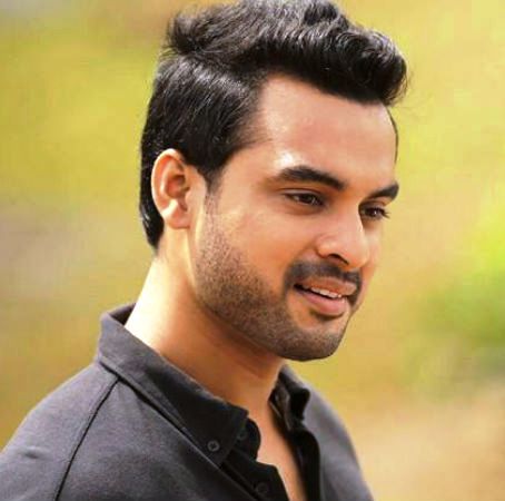 Tovino Thomas Height Weight Age Wife Biography Amp More