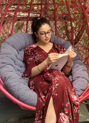 Tunisha Sharma reading a book
