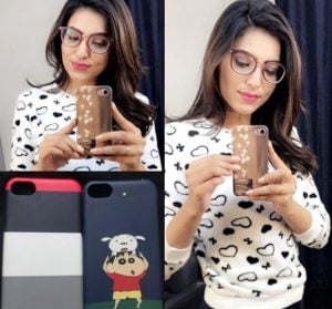 Ginni Kapoor with her different mobile covers