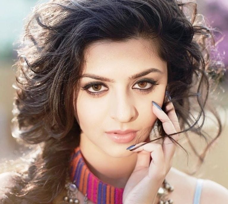 Vedhika Kumar Height, Weight, Age, Boyfriend, Family, Biography & More ...