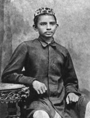 mahatma gandhi childhood essay