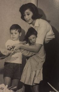 Mary Tyler Moore with her younger sister, Elizabeth Ann and son, Richie