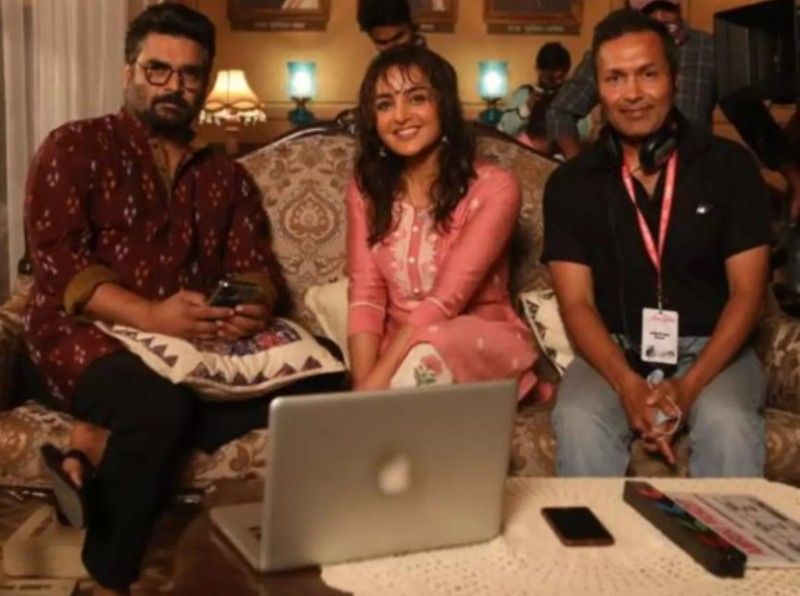 Manju Warrier with R. Madhavan discussing the project ‘Amriki Pandit'