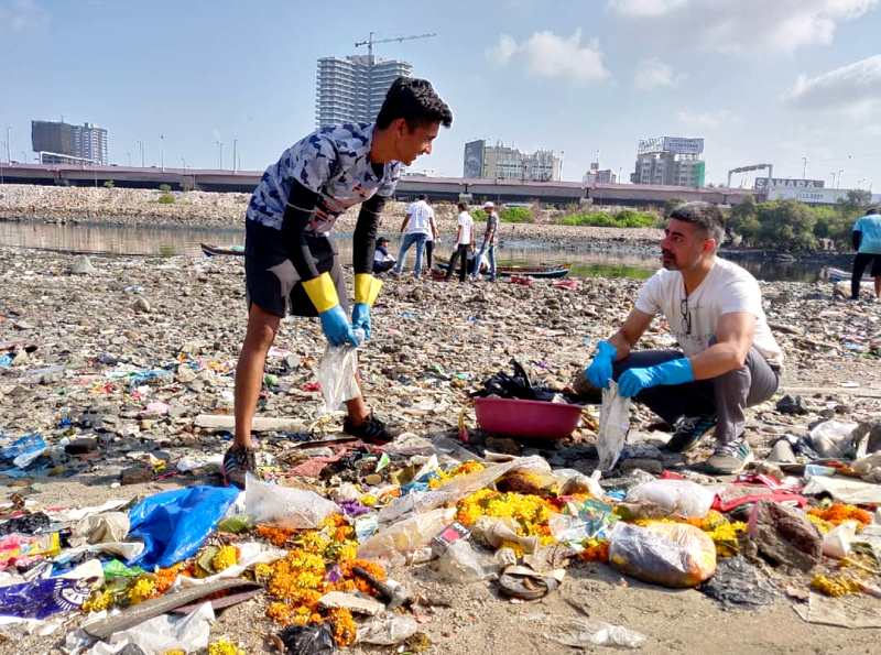 Sushant Singh cleaning a beach