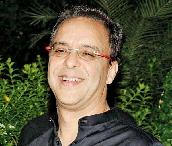 Vidhu Vinod Chopra Age, Wife, Children, Family, Biography » StarsUnfolded