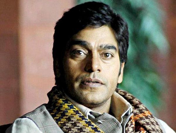 Ashutosh Rana Height, Weight, Age, Wife, Biography & More » StarsUnfolded