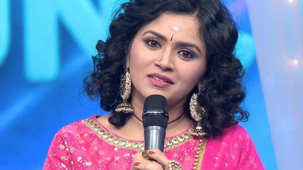 Maalavika Sundar (Malavika) Biography, Wiki, Age, Songs, Family, Images...