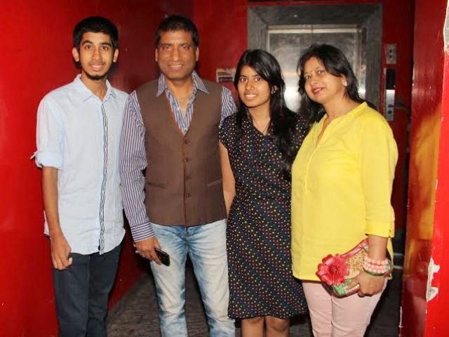 Raju Srivastava with his children and wife