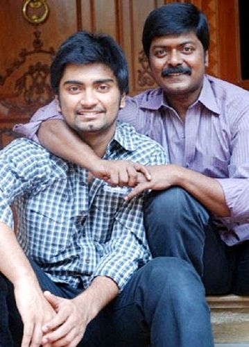 atharvaa-with-his-father-murali