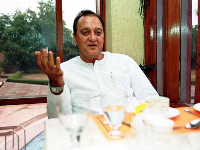 Sunil Dutt Age, Biography, Wife, Affairs, Family, Death Cause & More