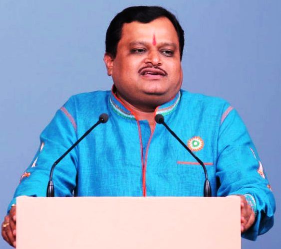 Suresh Chavhanke (Sudarshan News) Age, Wife, Biography, Family & More ...