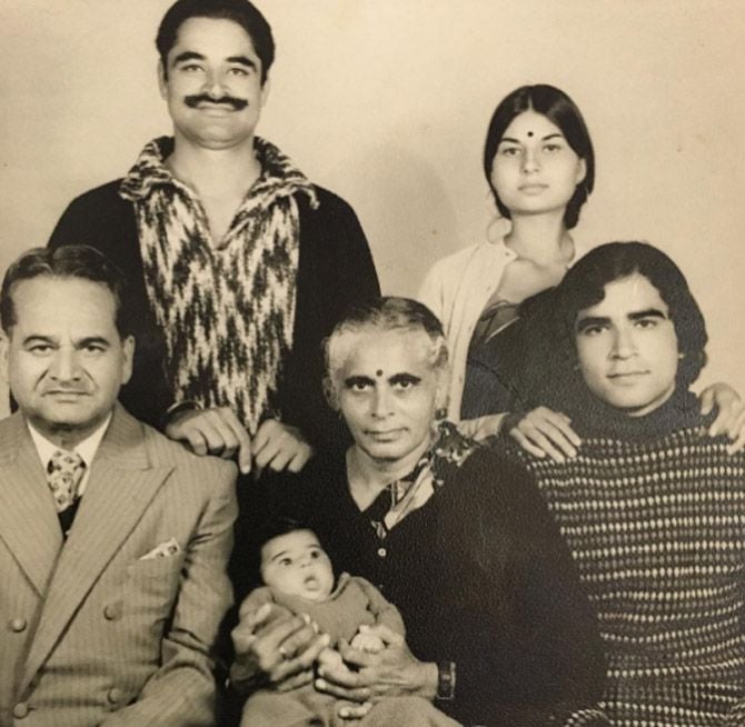 Family pic of Pooja Batra