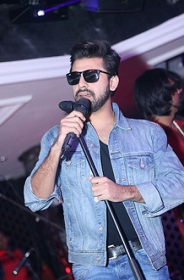 Farhan Saeed 